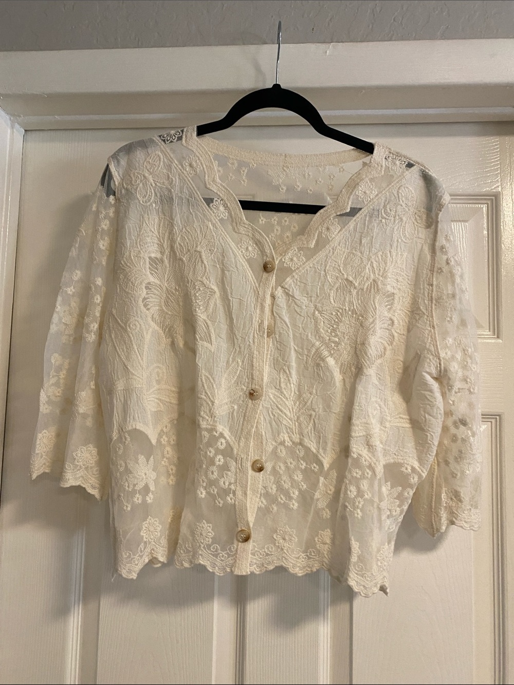 Cream Lace Button-Front Women’s Top P2P 21 BNWOT